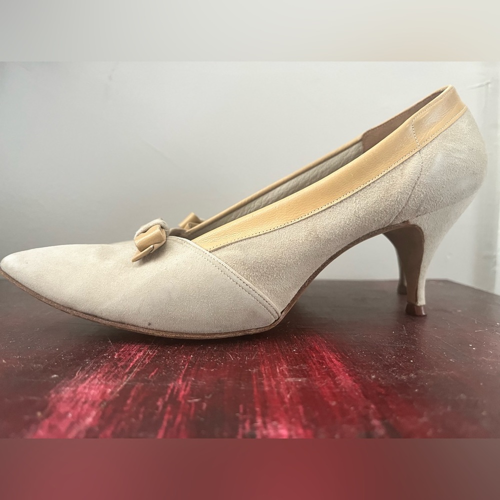 Vintage kitten heels ~ 5.5 N ~ Handmade